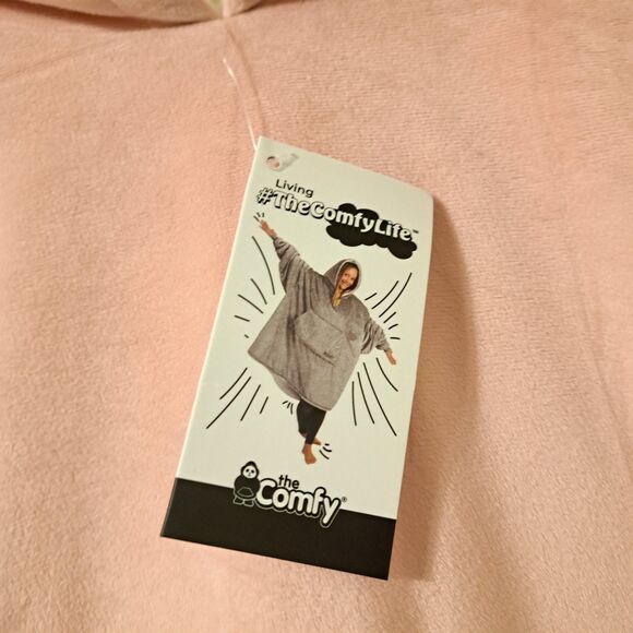 THE COMFY Original | Sherpa Lined Microfiber Fleece Wearable Blanket, Oversized - Picture 6 of 8